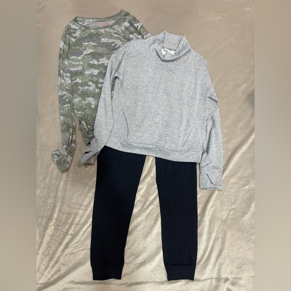 Cat & Jack Other - Cat & Jack Gray and Green Camo Kids Outfit